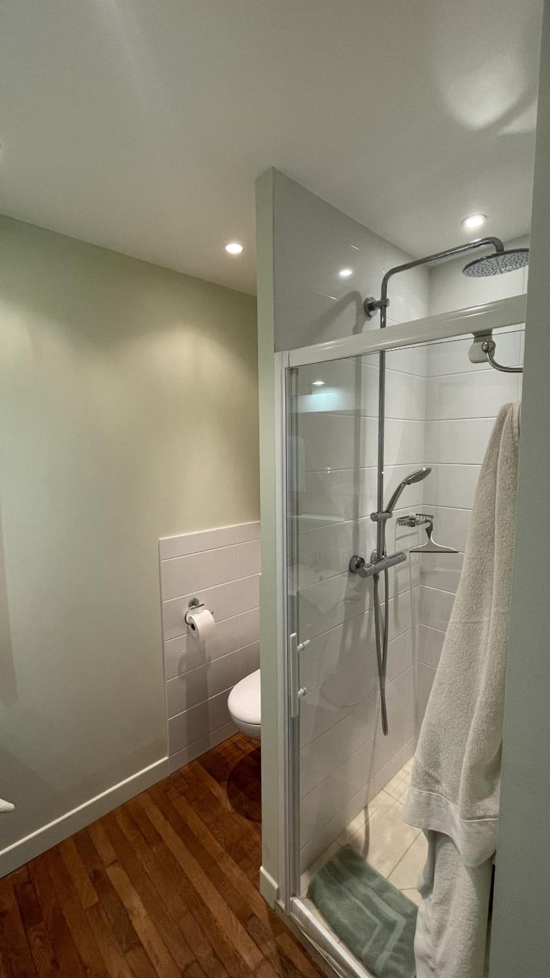 Chambres D'Hotes Du Bas Manoir ブレトヴィル・シュル・オドン 部屋 写真