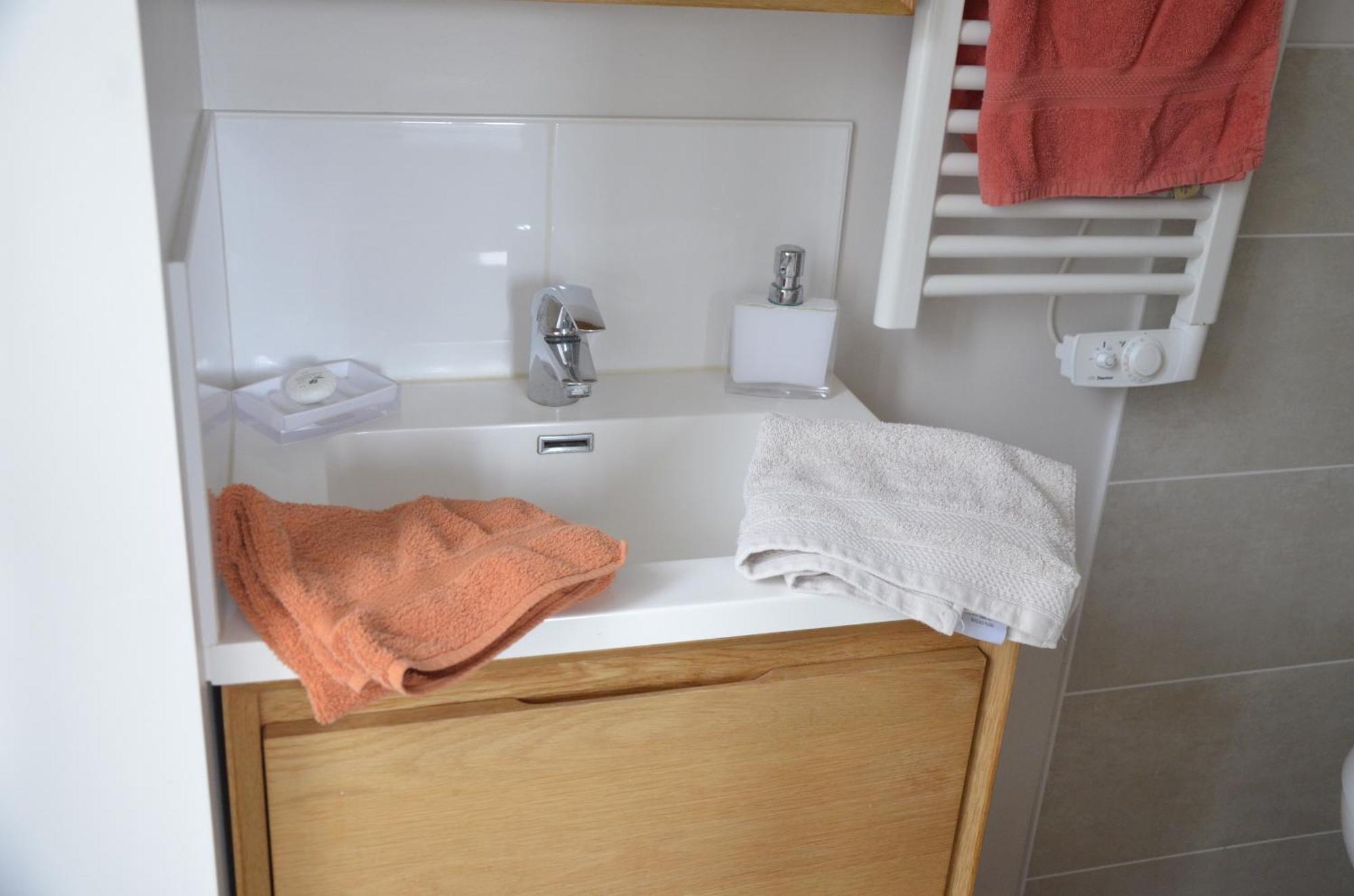 Chambres D'Hotes Du Bas Manoir ブレトヴィル・シュル・オドン 部屋 写真